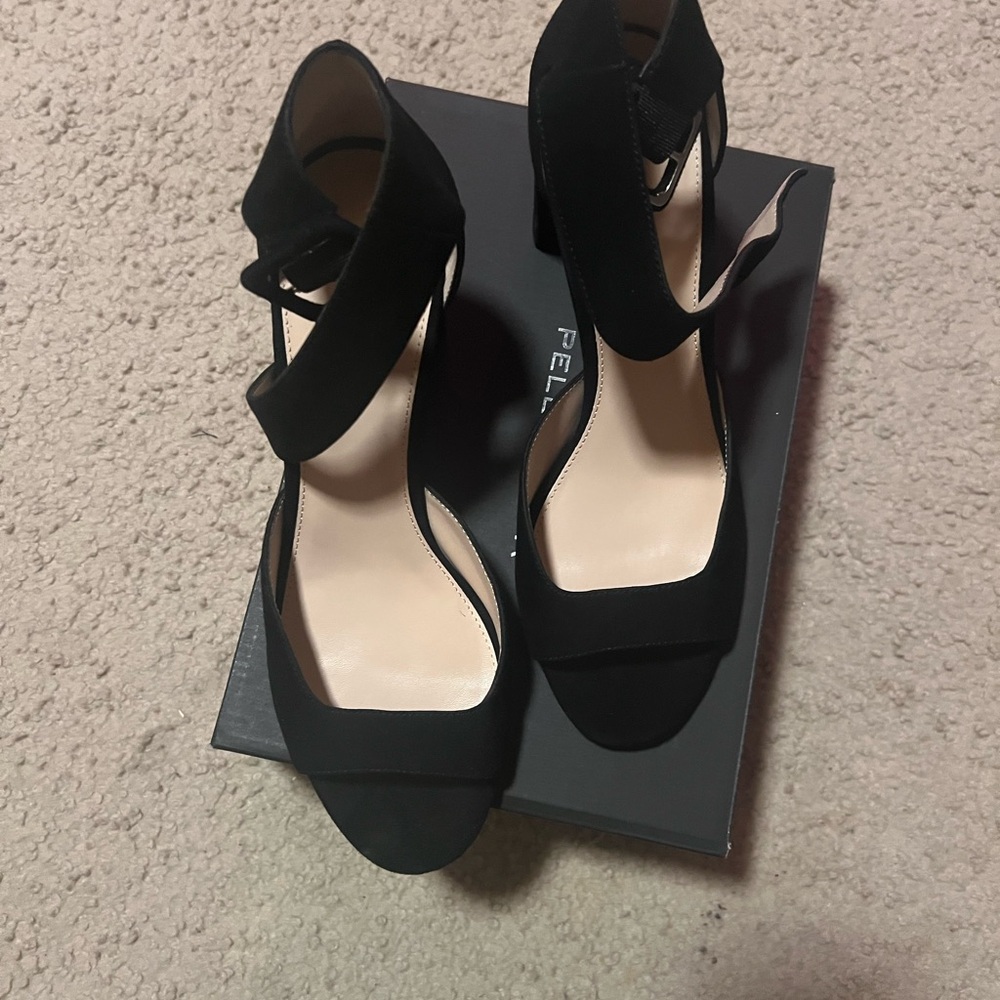 Pelle Moda Elegant Black Shoes